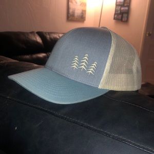 Women’s trucker hat
